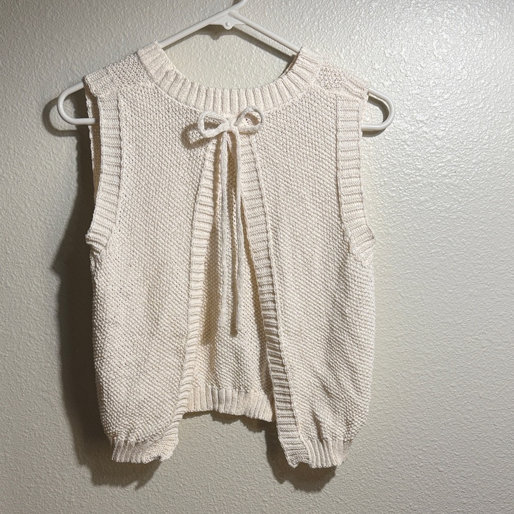 Cream Knit Sleeveless Sweater Vest